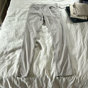 Faherty pants 28 x 32 grey athletic khaki material